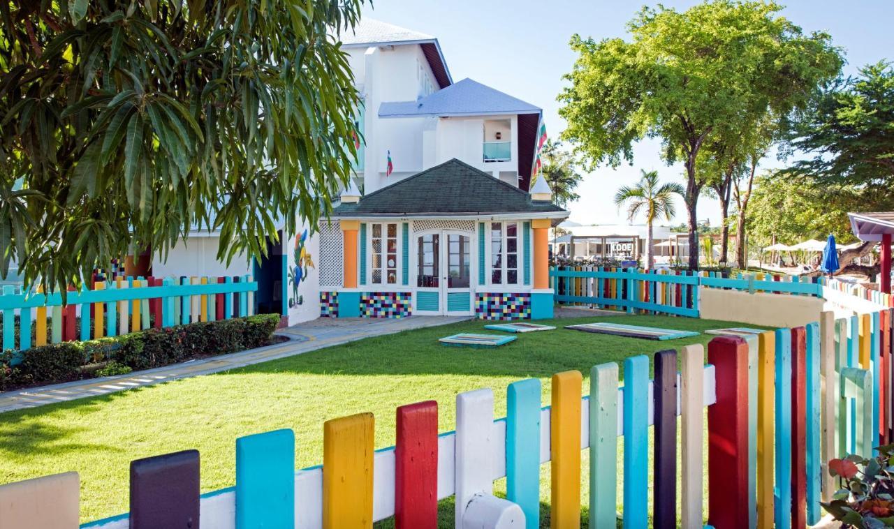 Grand Paradise Playa Dorada 4*
