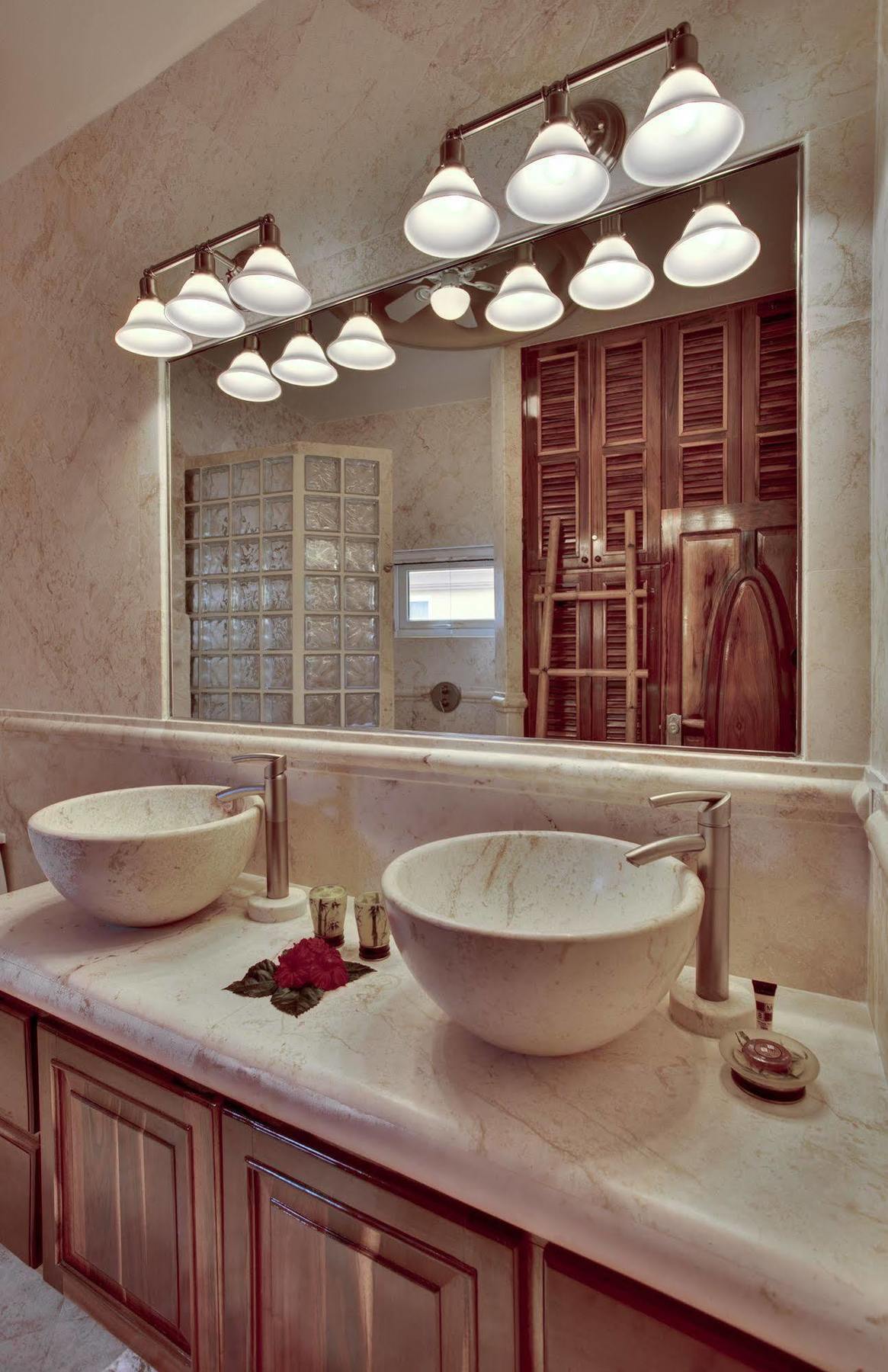 Hotel Belizean Cove Estates