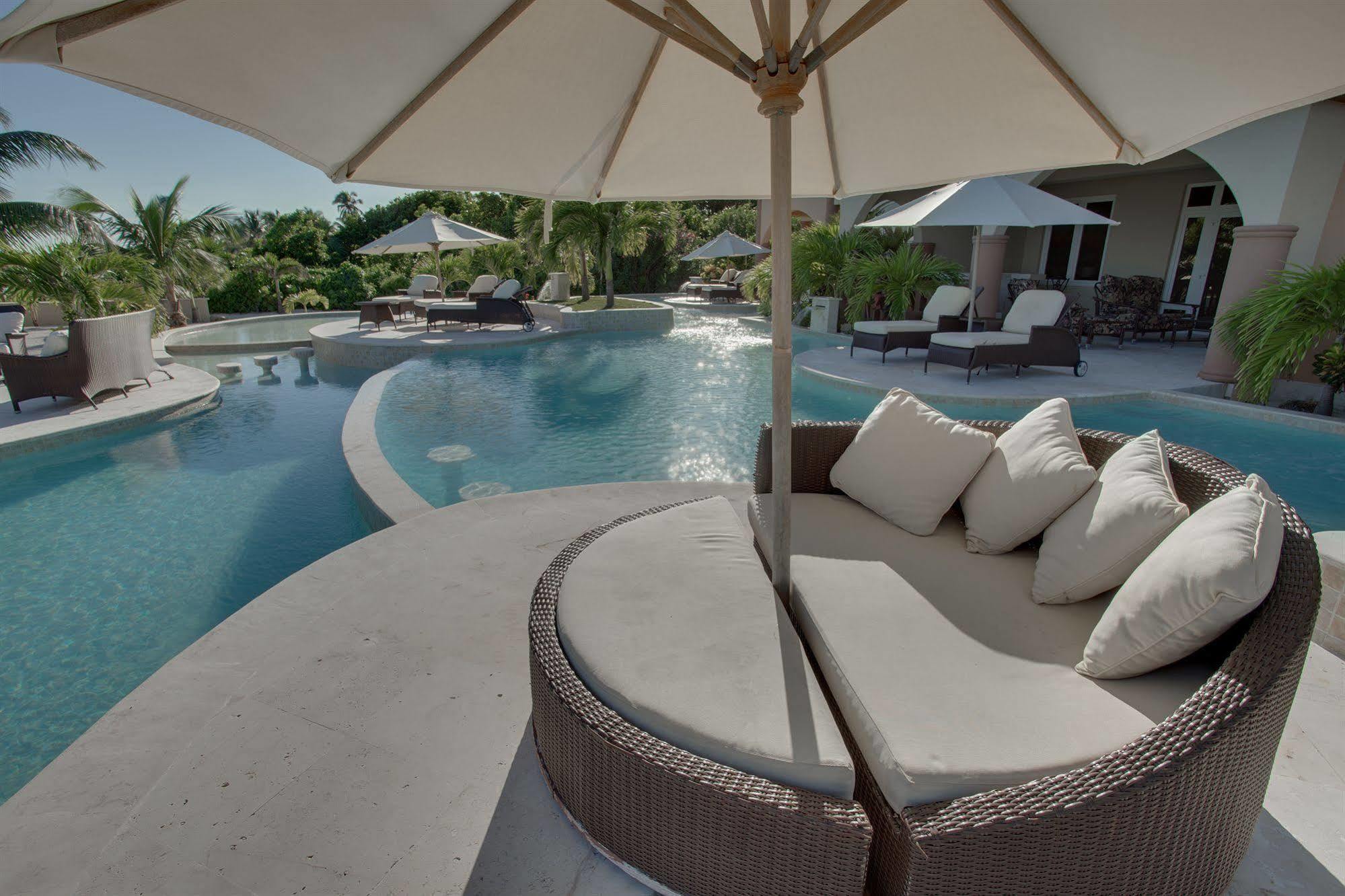 Belizean Cove Estates