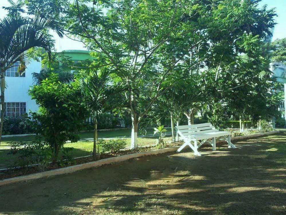 Mom's Village Runaway Bay