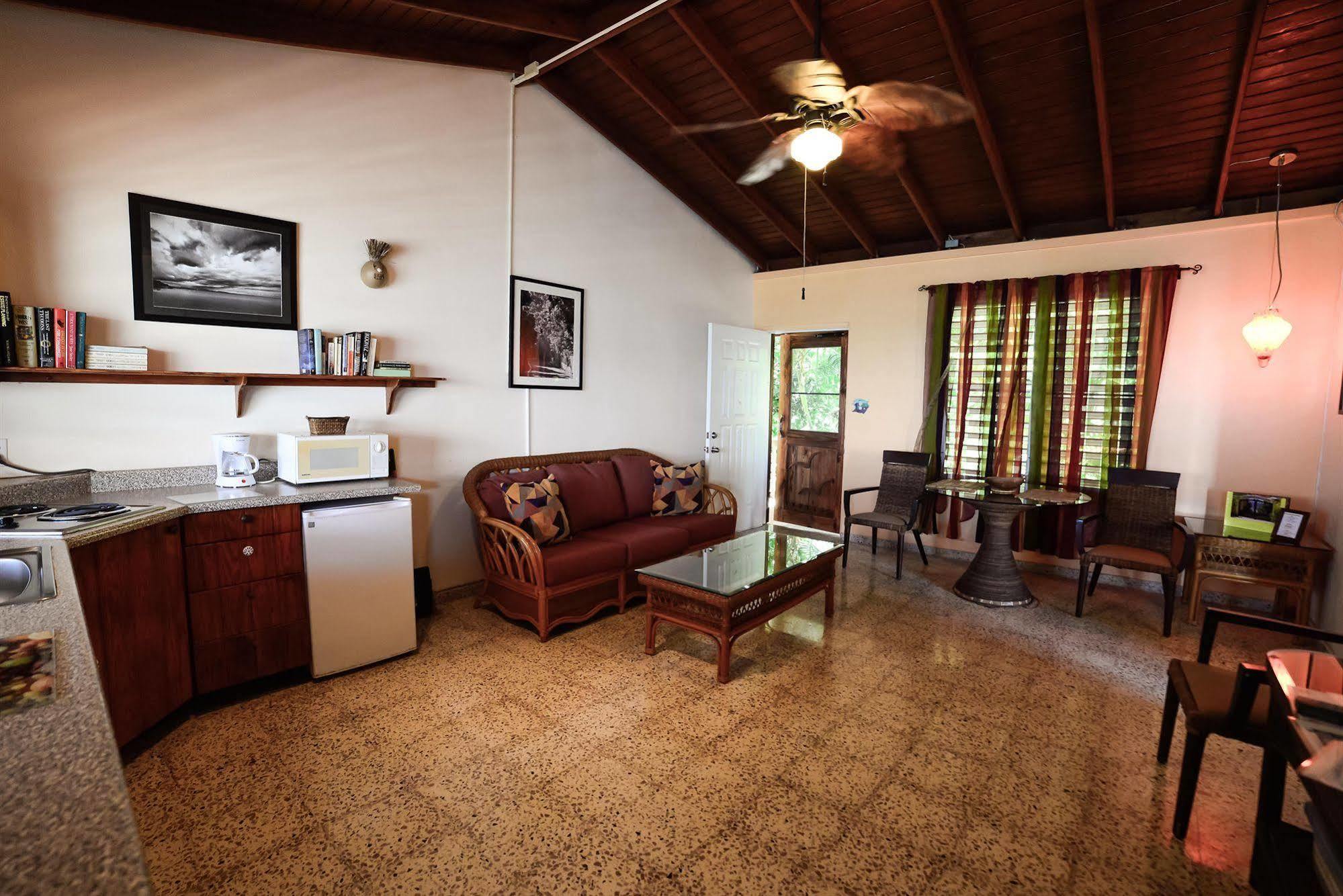 Lemontree Oceanfront Cottages Hotel 2*