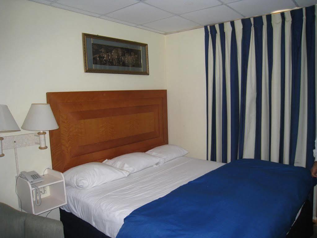 Airport Hotel