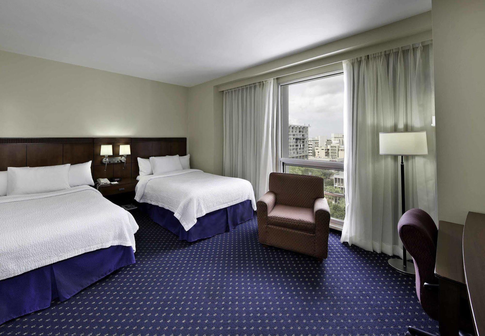 Courtyard By Marriott Miramar Hotel San Juan