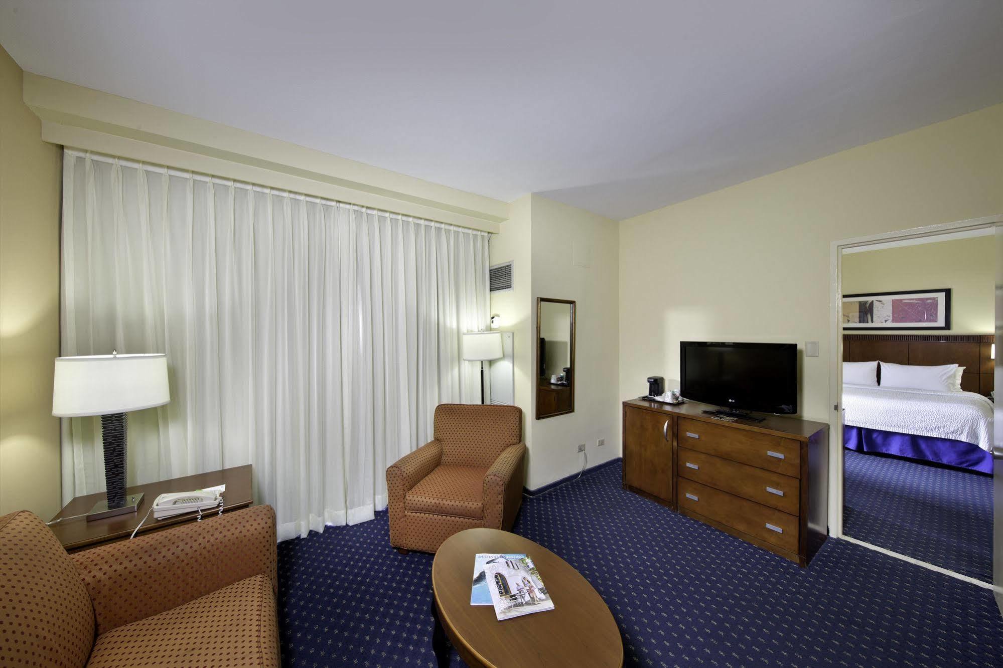 Courtyard By Marriott Miramar San Juan