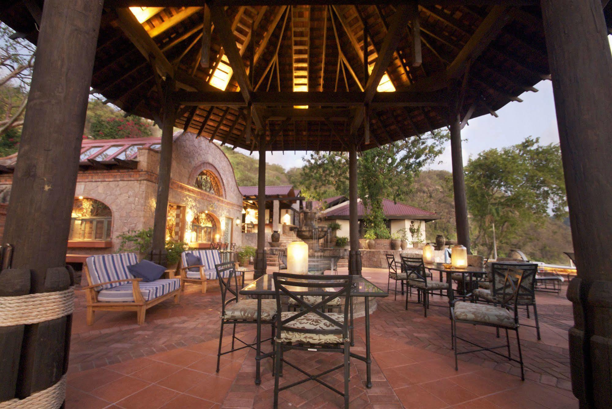 Caille Blanc & (adults Only) Bed & Breakfast Mamin