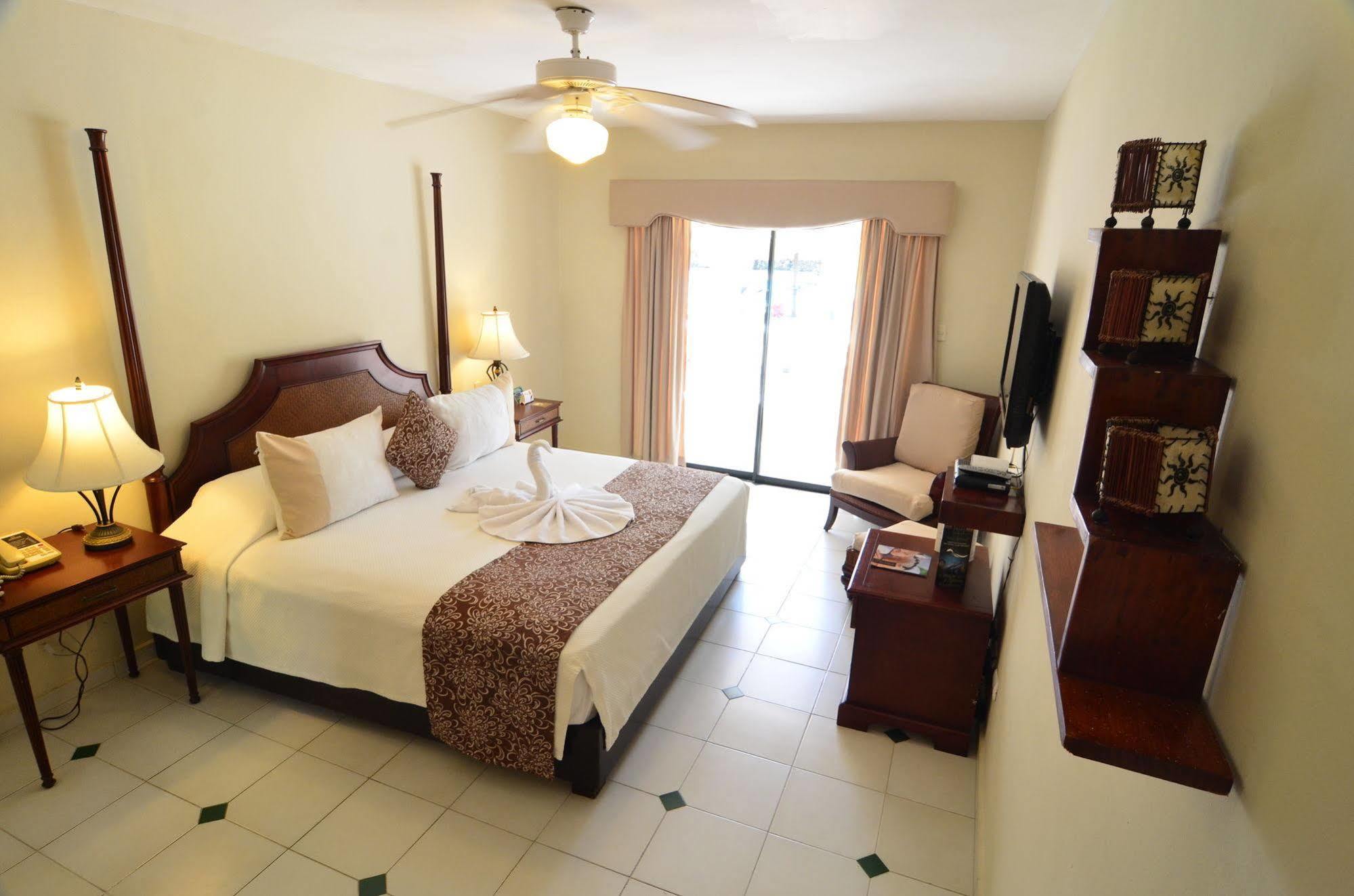 Cofresi Palm & 4*