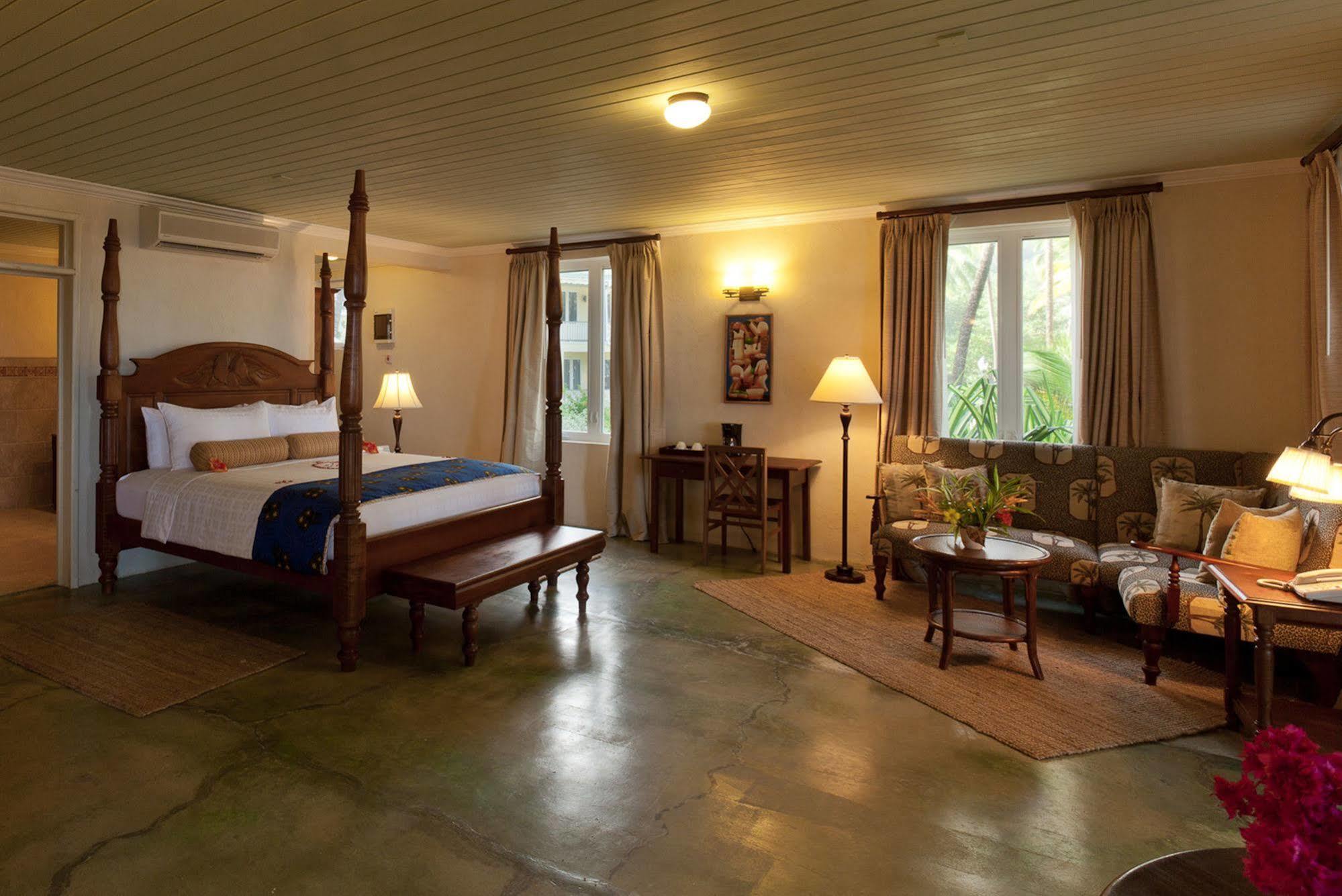 Resort Bay Rosalie