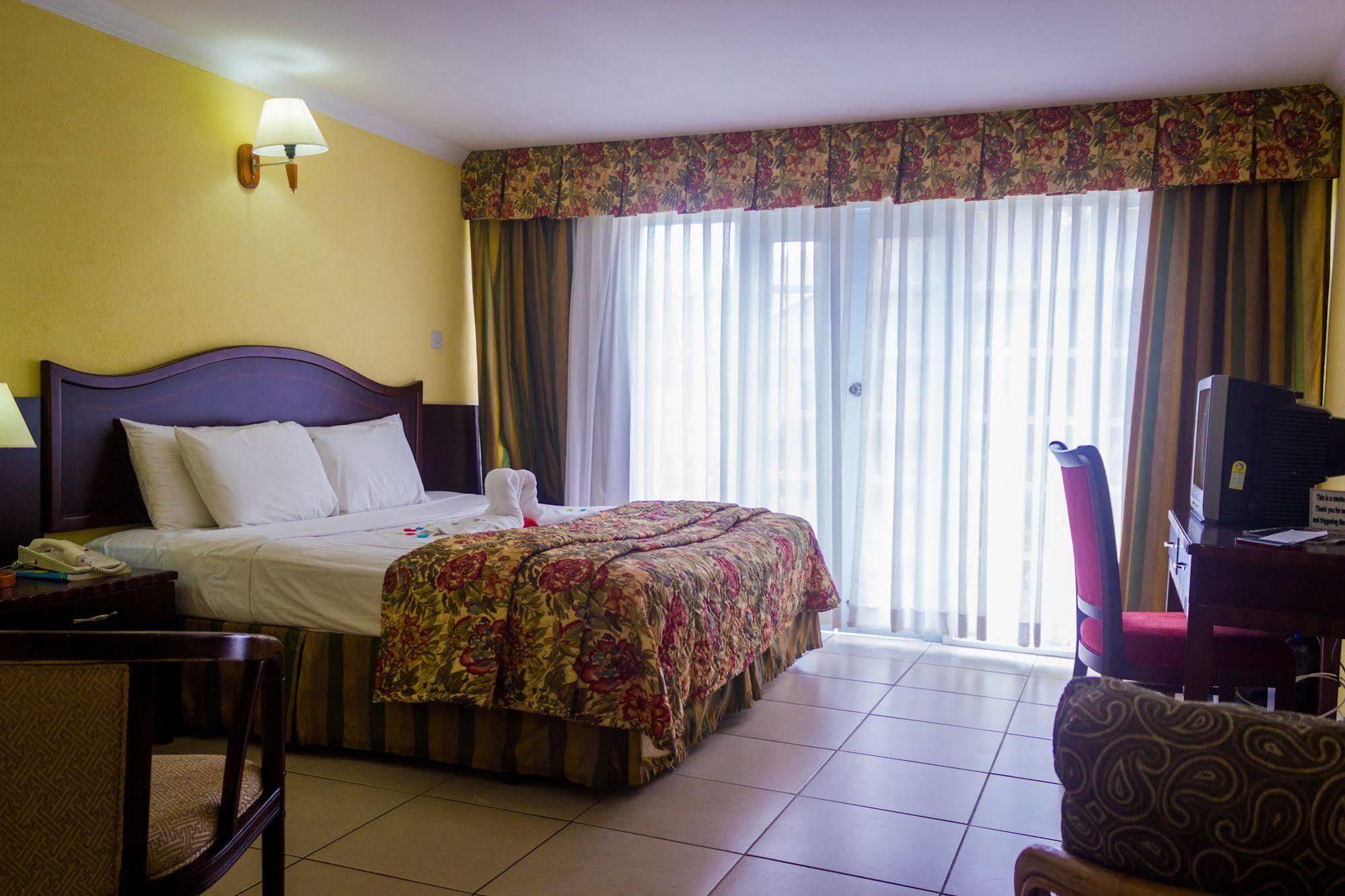 Bay Gardens Marina Haven Hotel 3*