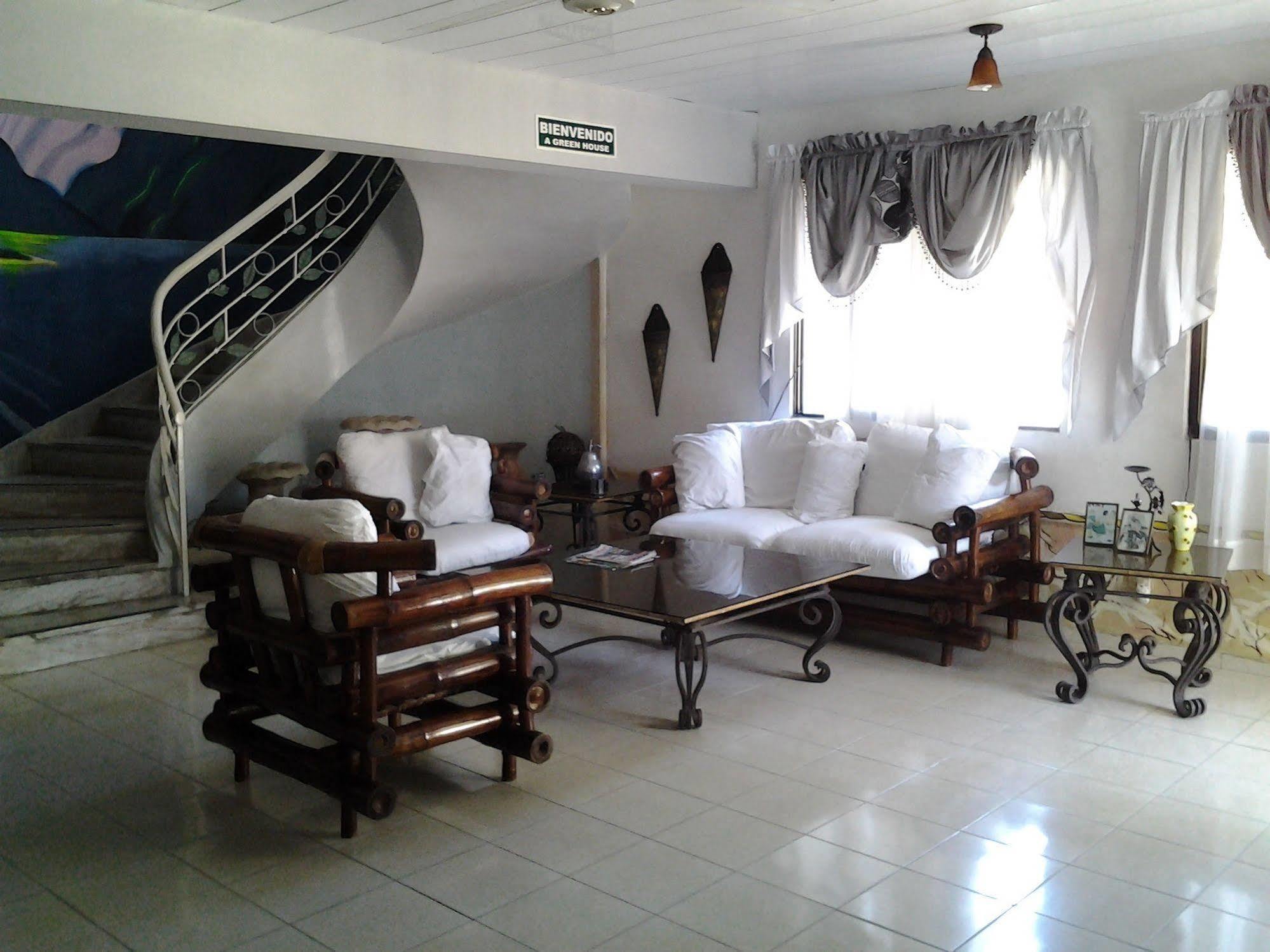 Green House Hotel *