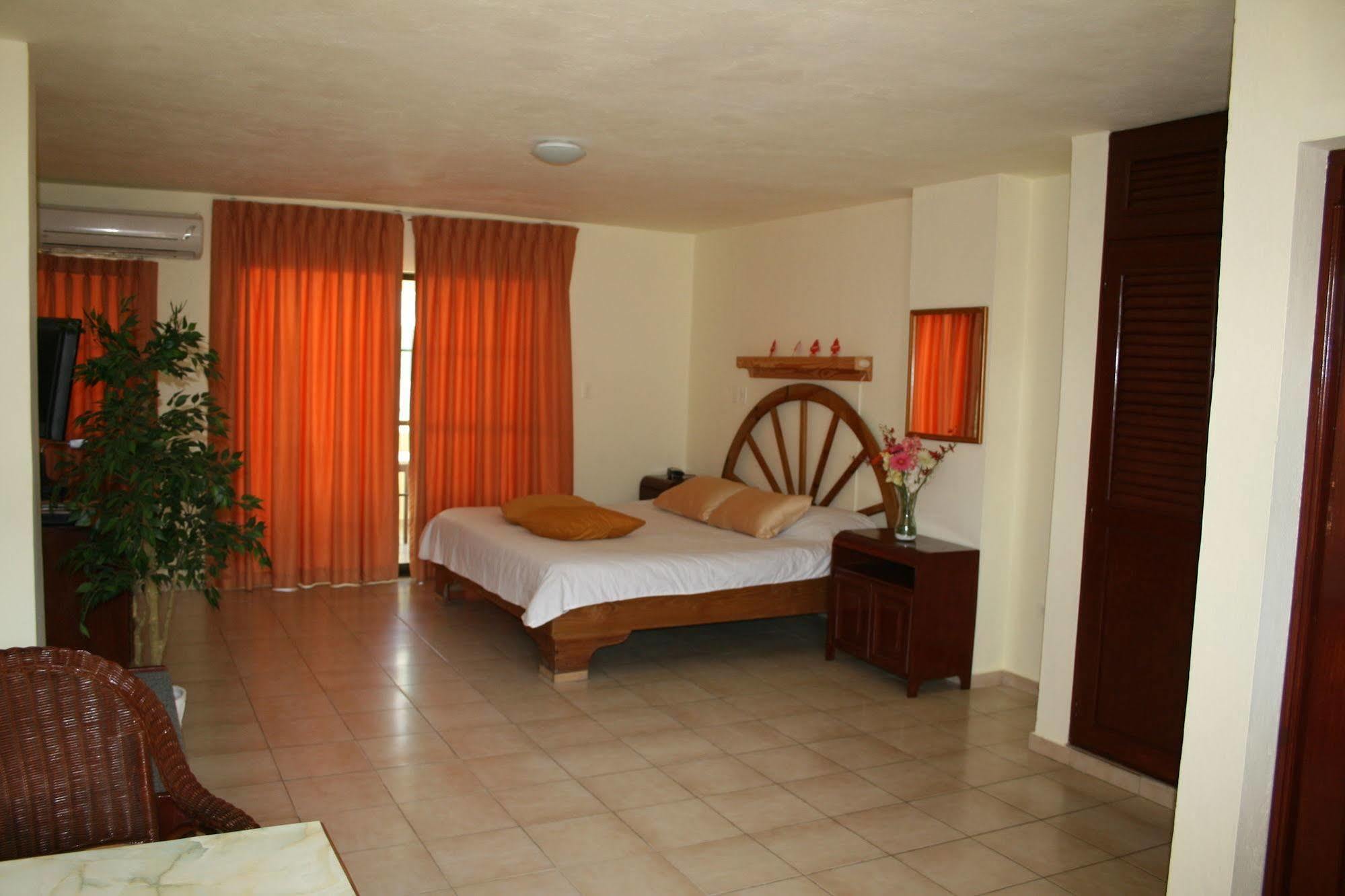 Plaza Europa Hotel 3*