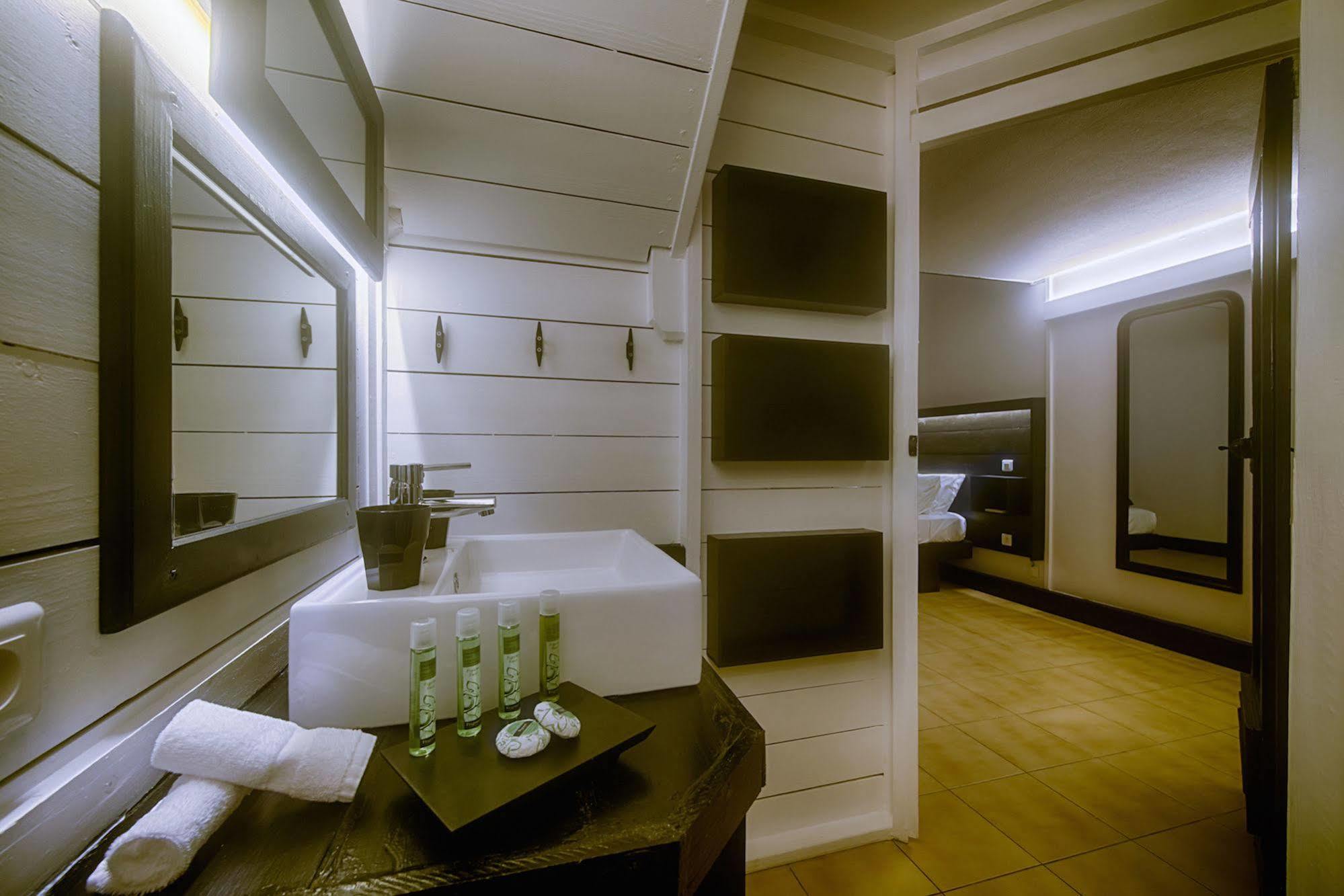 Love Hotel São Martinho