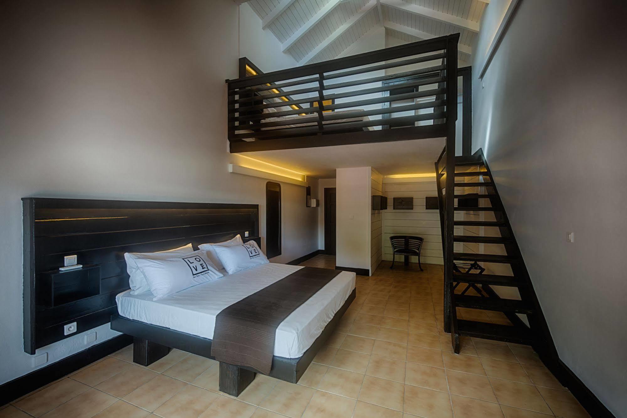 Love Hotel 3* São Martinho