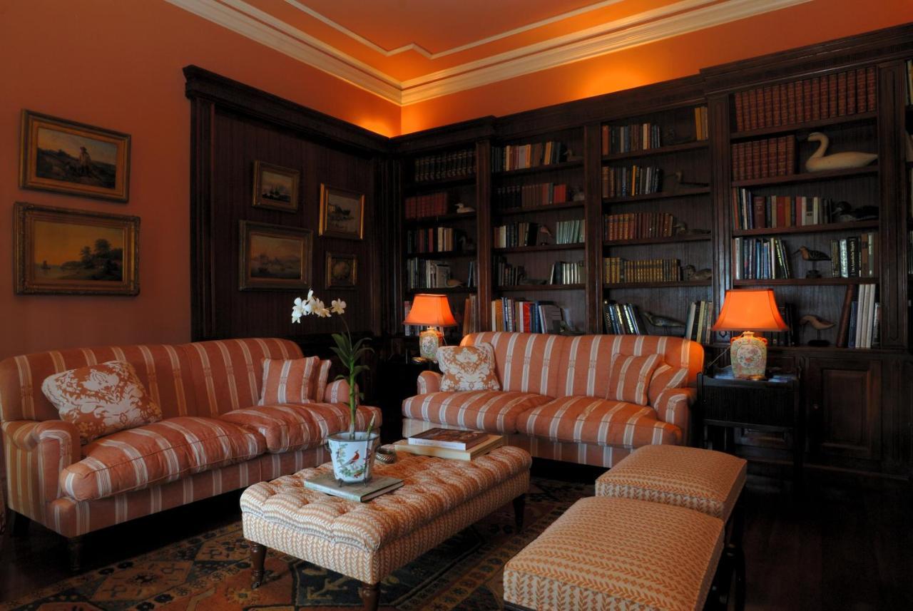 The Peninsula House Hotel 2*