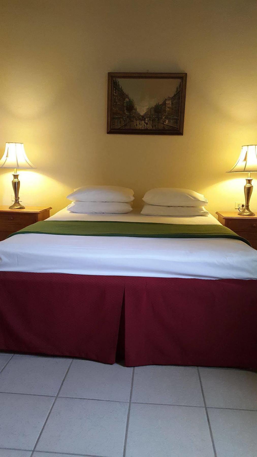 Ade's Domicil Guest house *