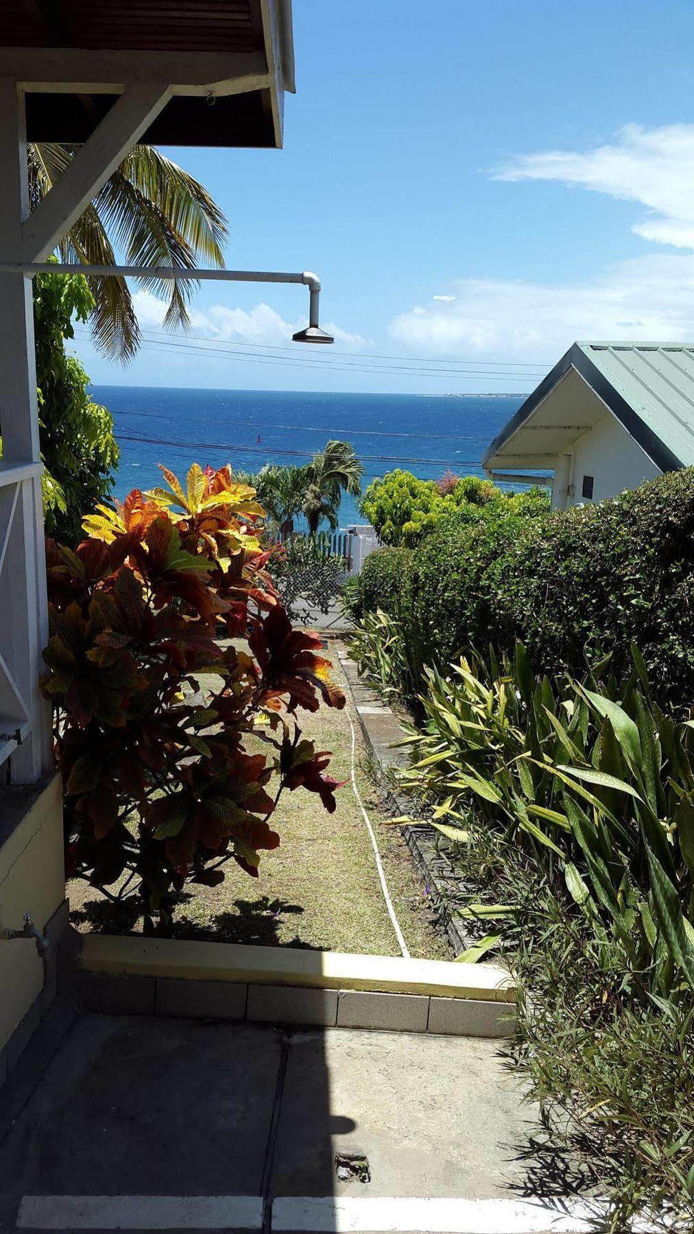 Ade's Domicil Guest house Bacolet