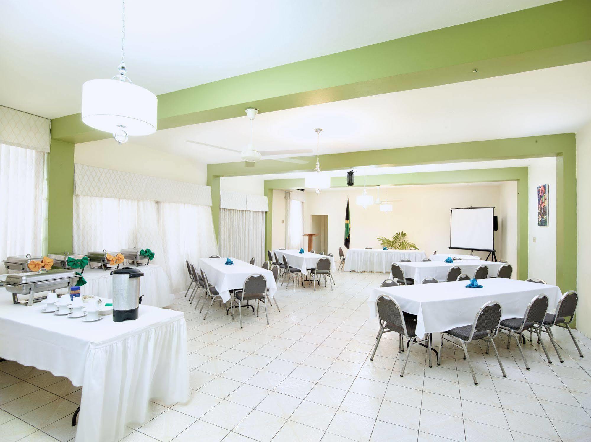 Hotel Shirley Retreat