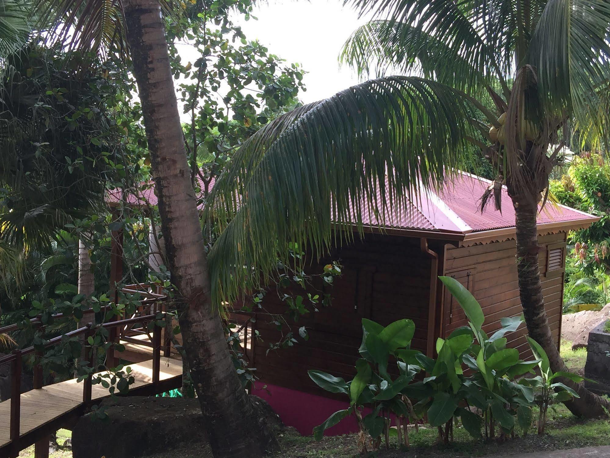 L'ilot Palmiers Guest house 4*