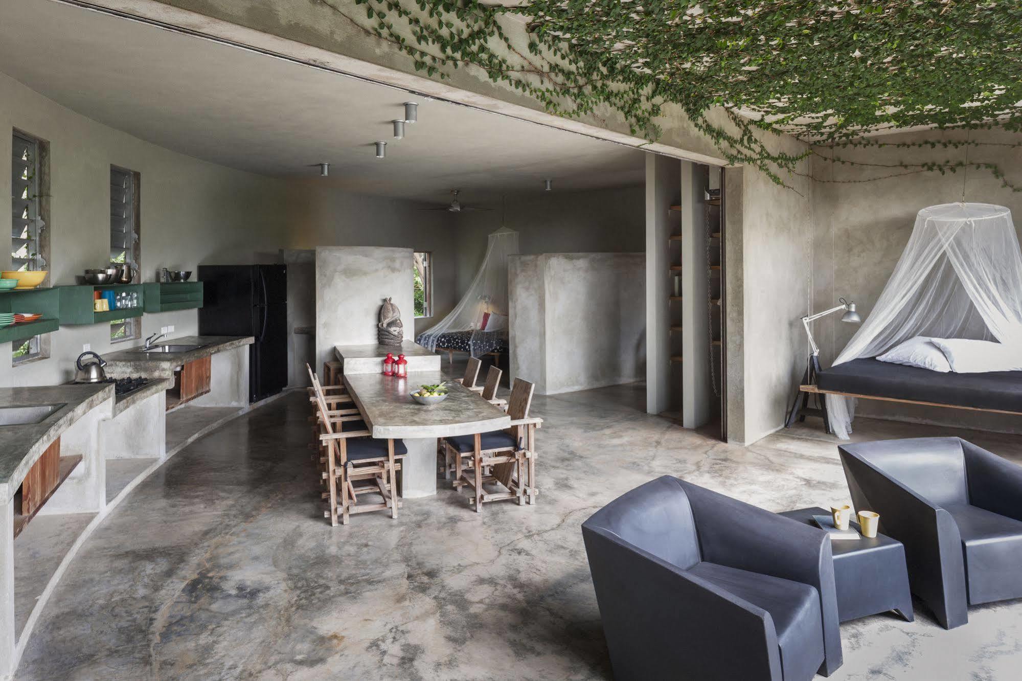 Hix Island House Hotel