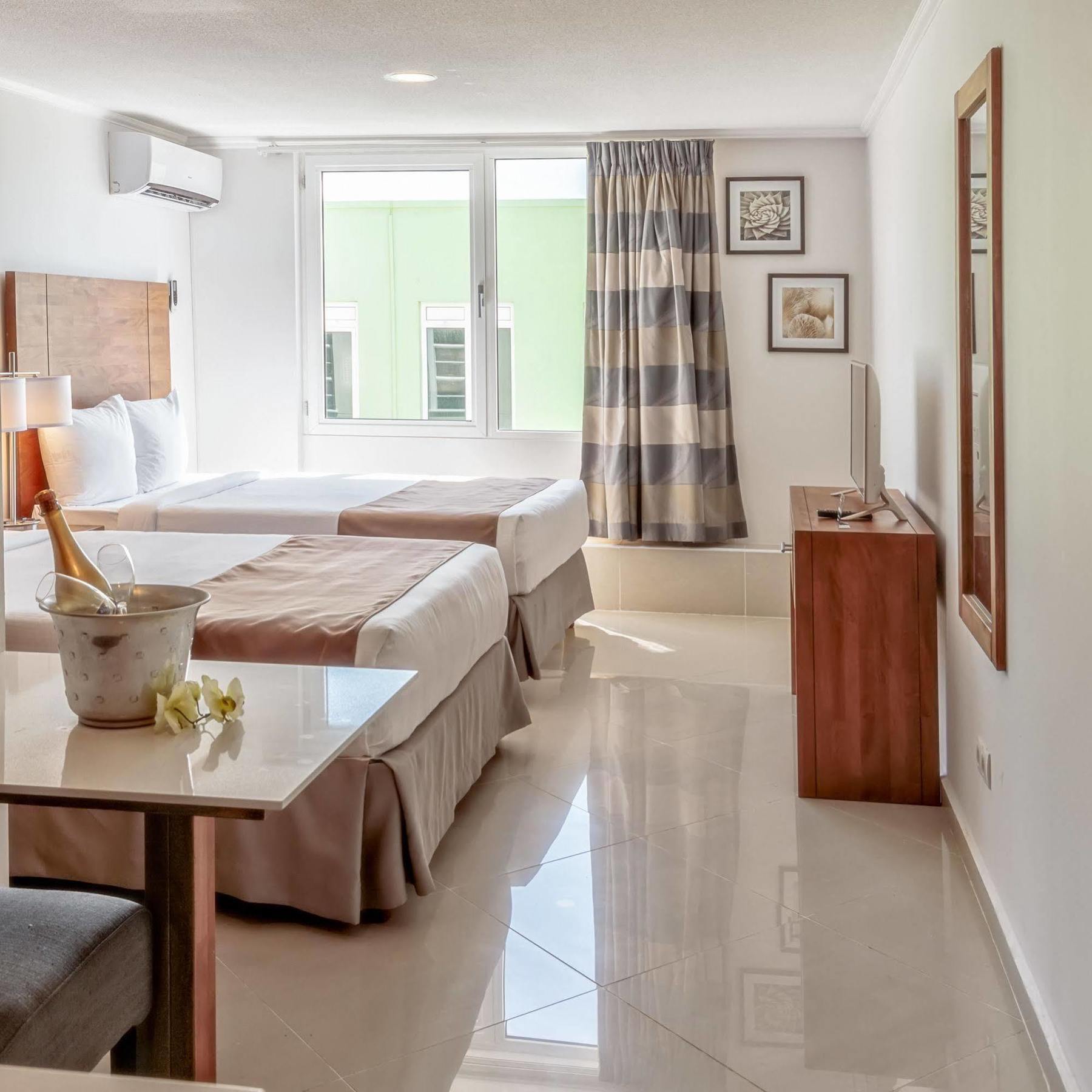 City Suites & Beach Hotel 3* Willemstad
