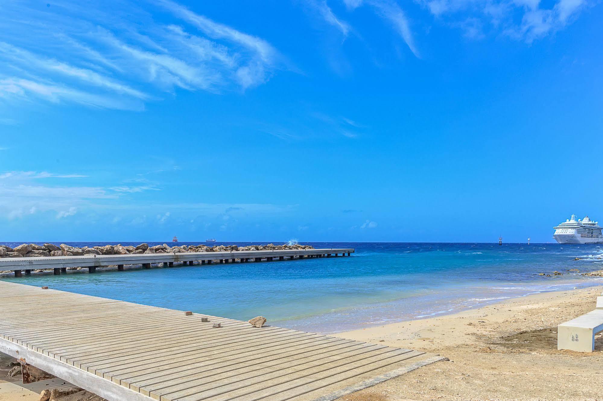 City Suites & Beach Hotel 3* Willemstad