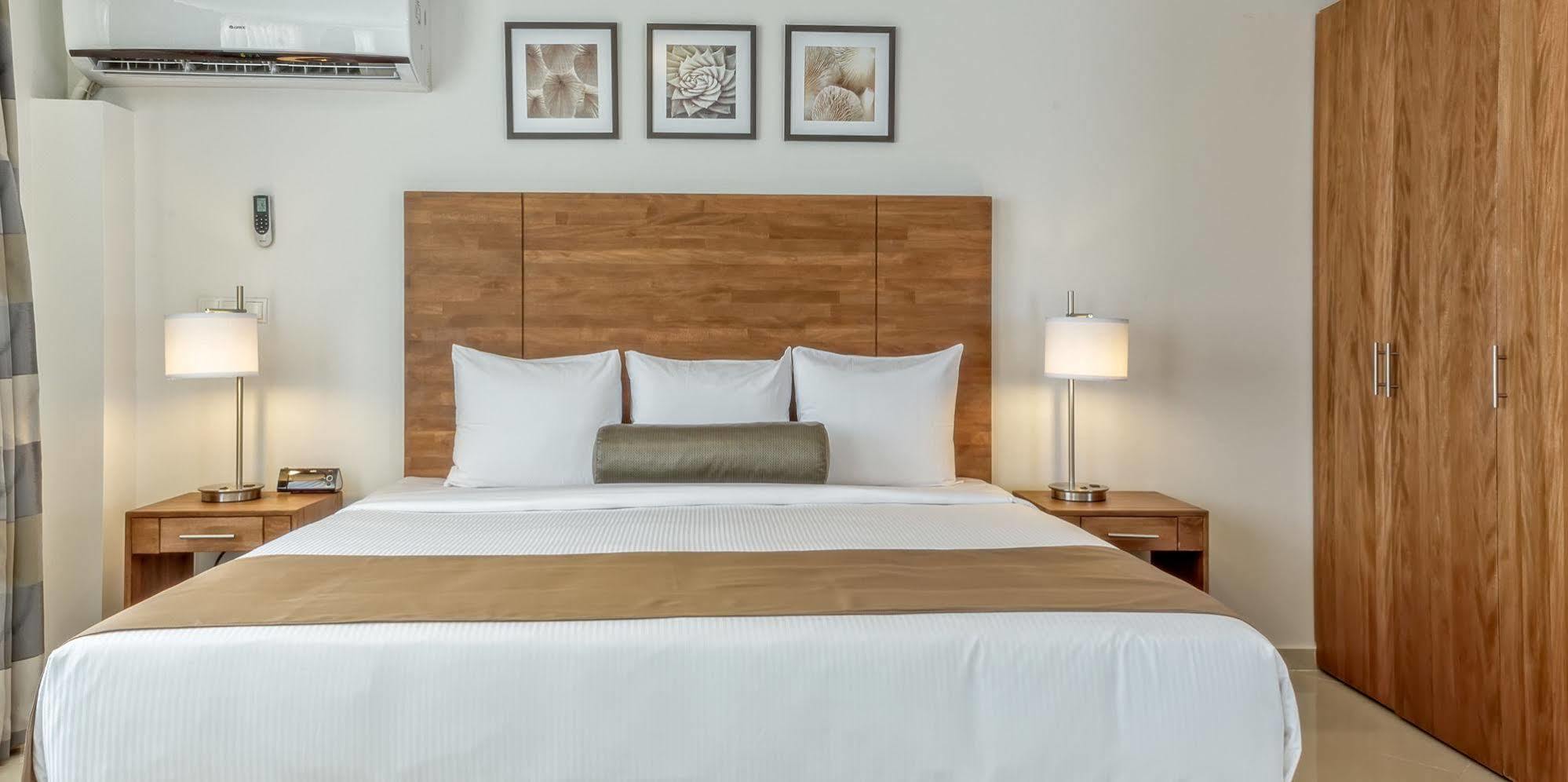 Hotel City Suites & Beach Hotel 3*