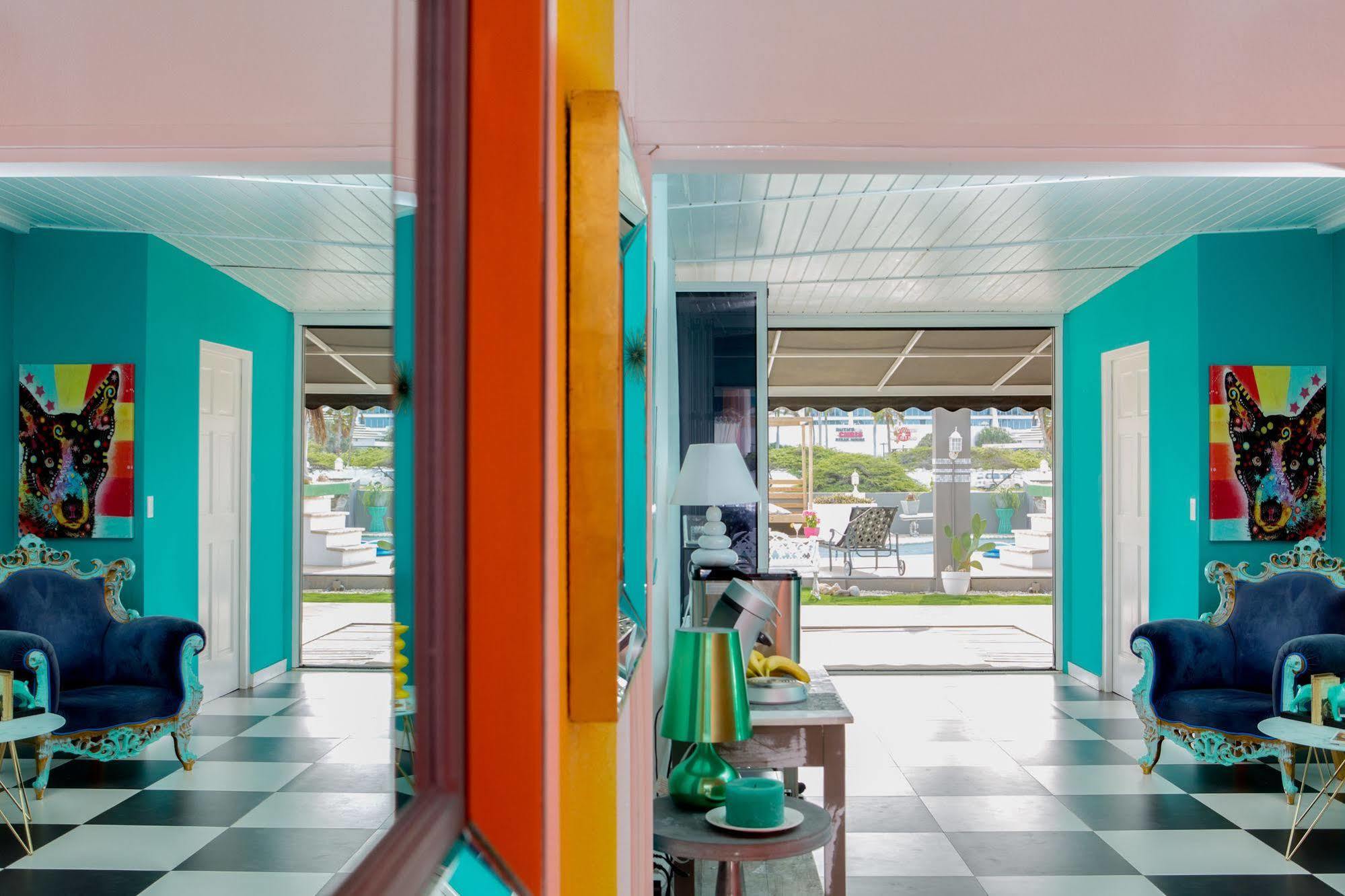 Hotel Modern Aruba