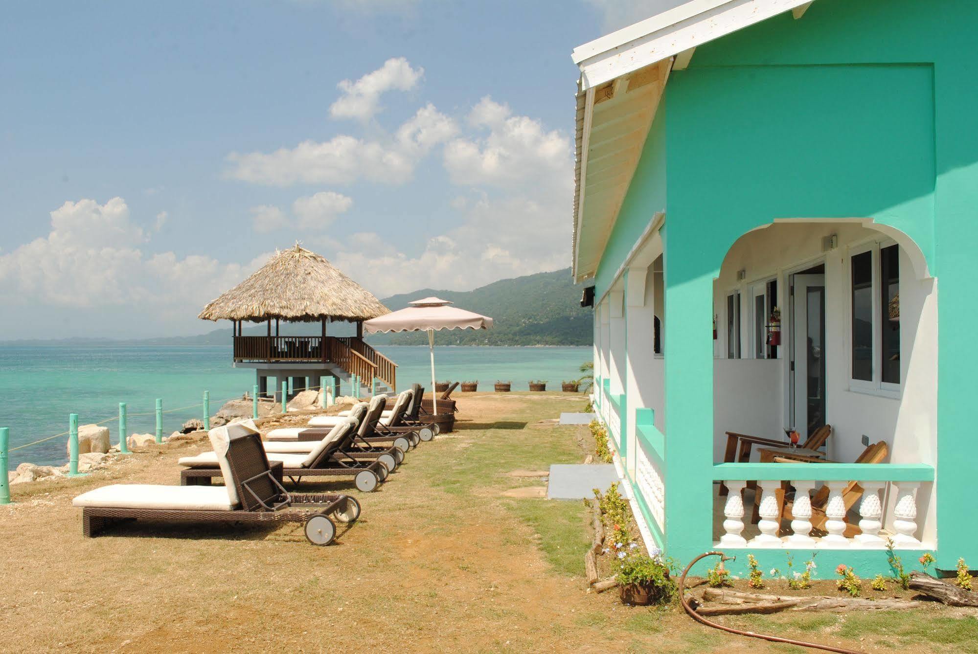 Luna Sea Resort Bluefields