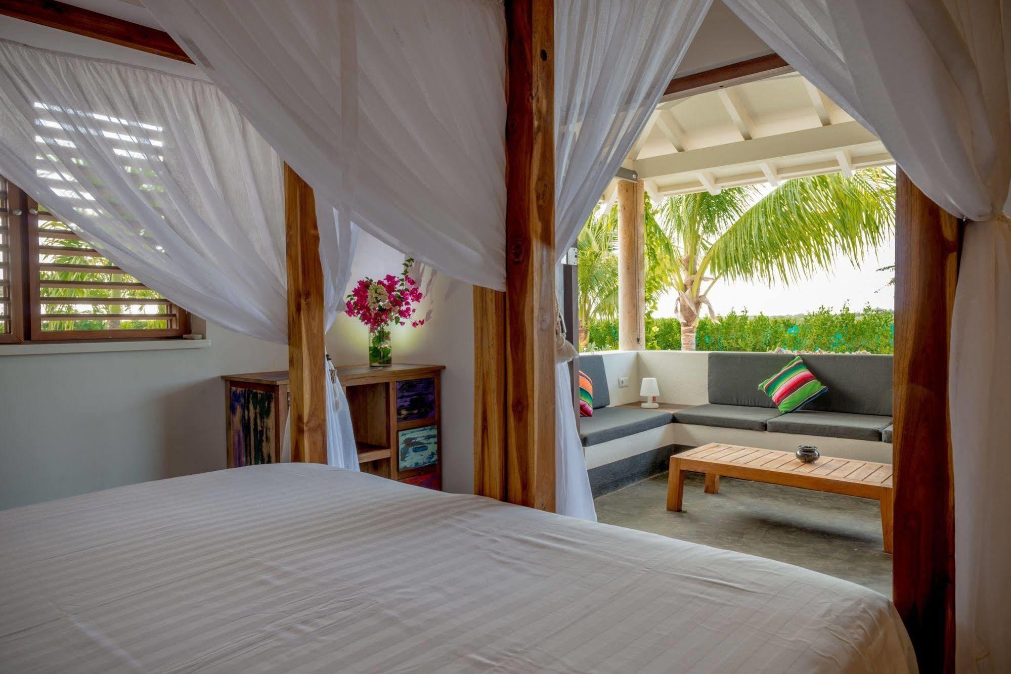 Resort Windhoek Bonaire 2*