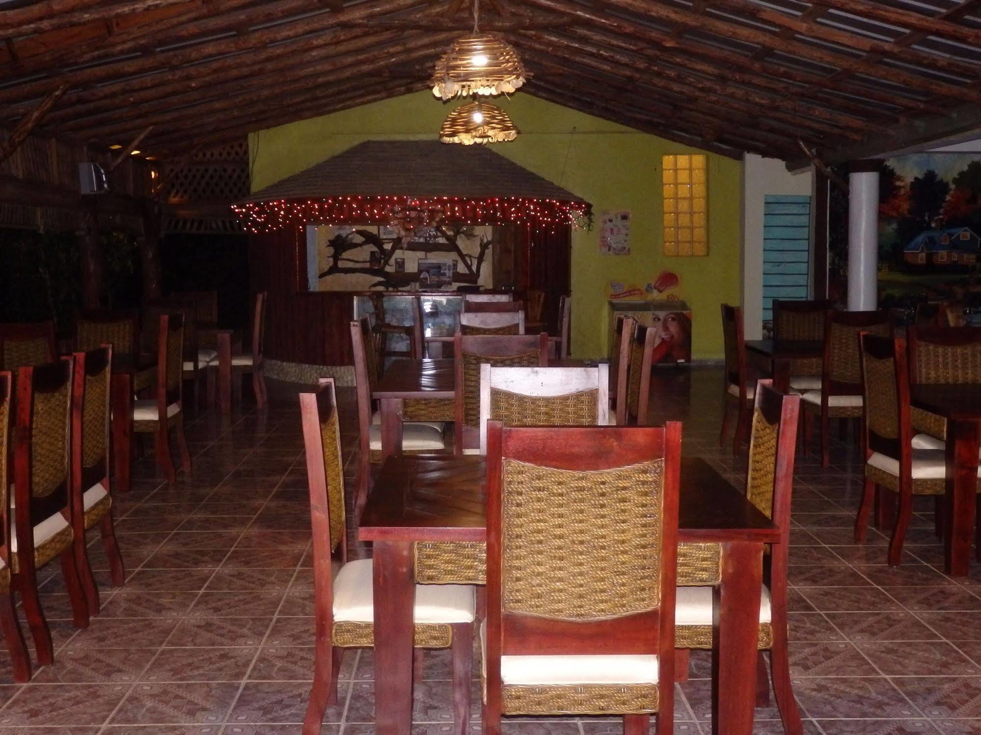 Hotel Marina Del Mar Restaurante San Fernando de Monte Cristi