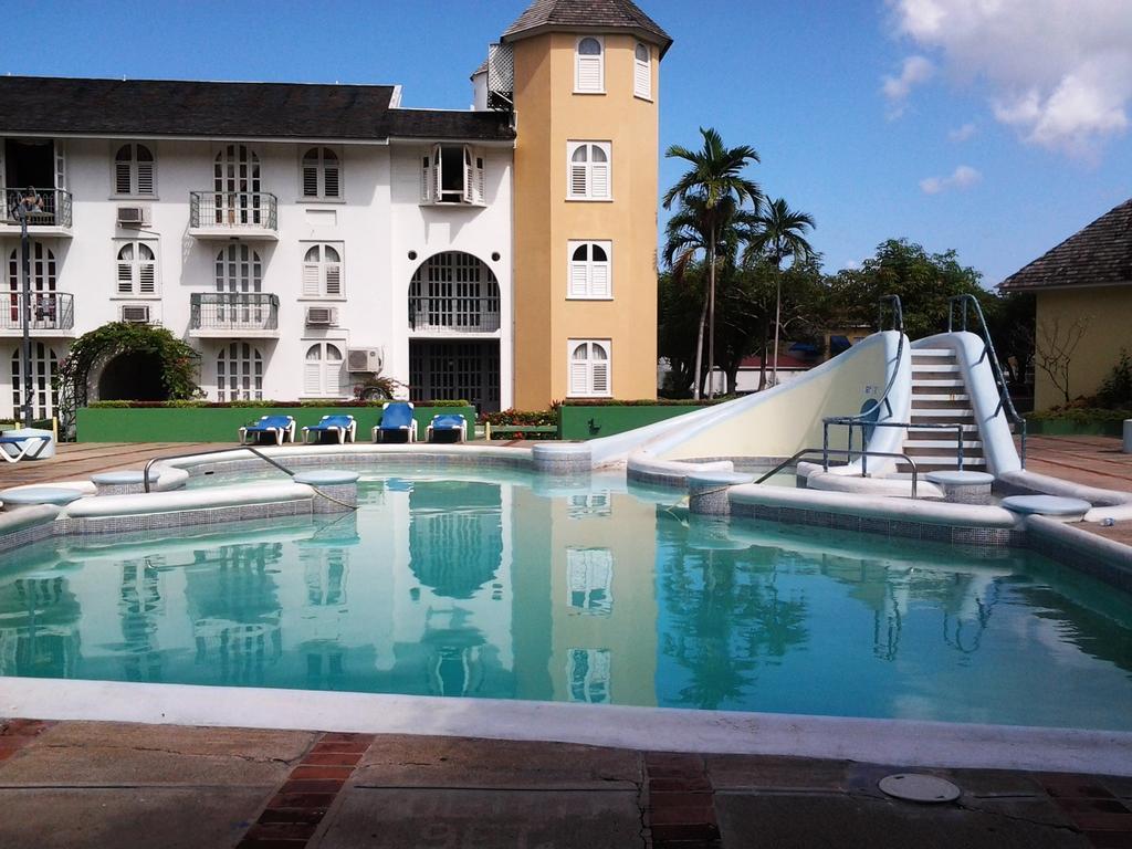 At Sandcastles Apartment Ocho Rios