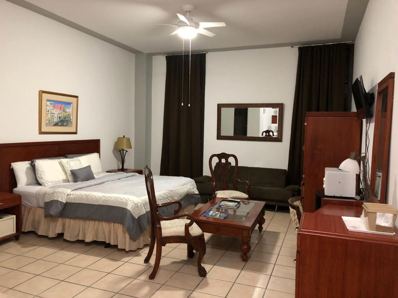 Armas Hotel