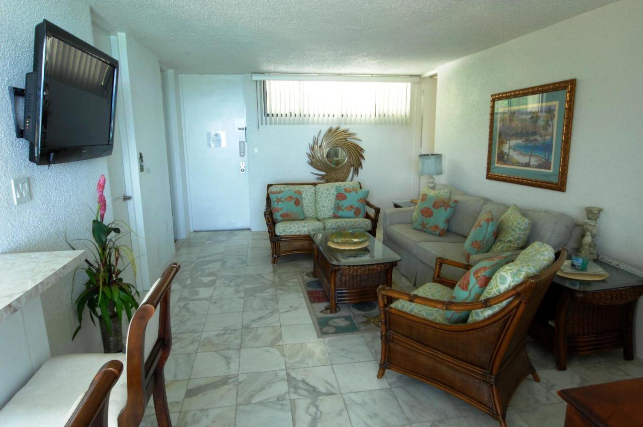 Oceanfront Watergate Villas & Apartamento Bolongo