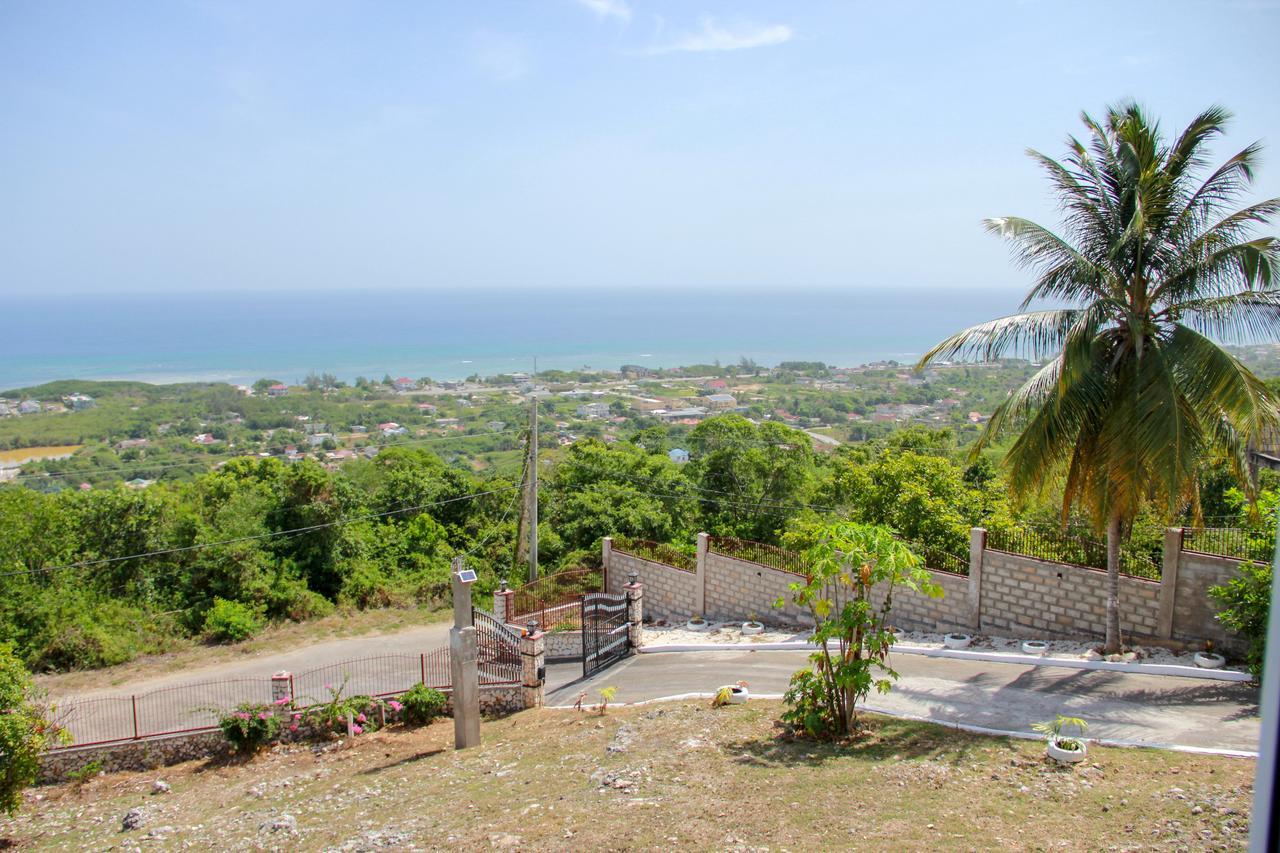 Sunshine Lodge: Your Away From * Montego Bay