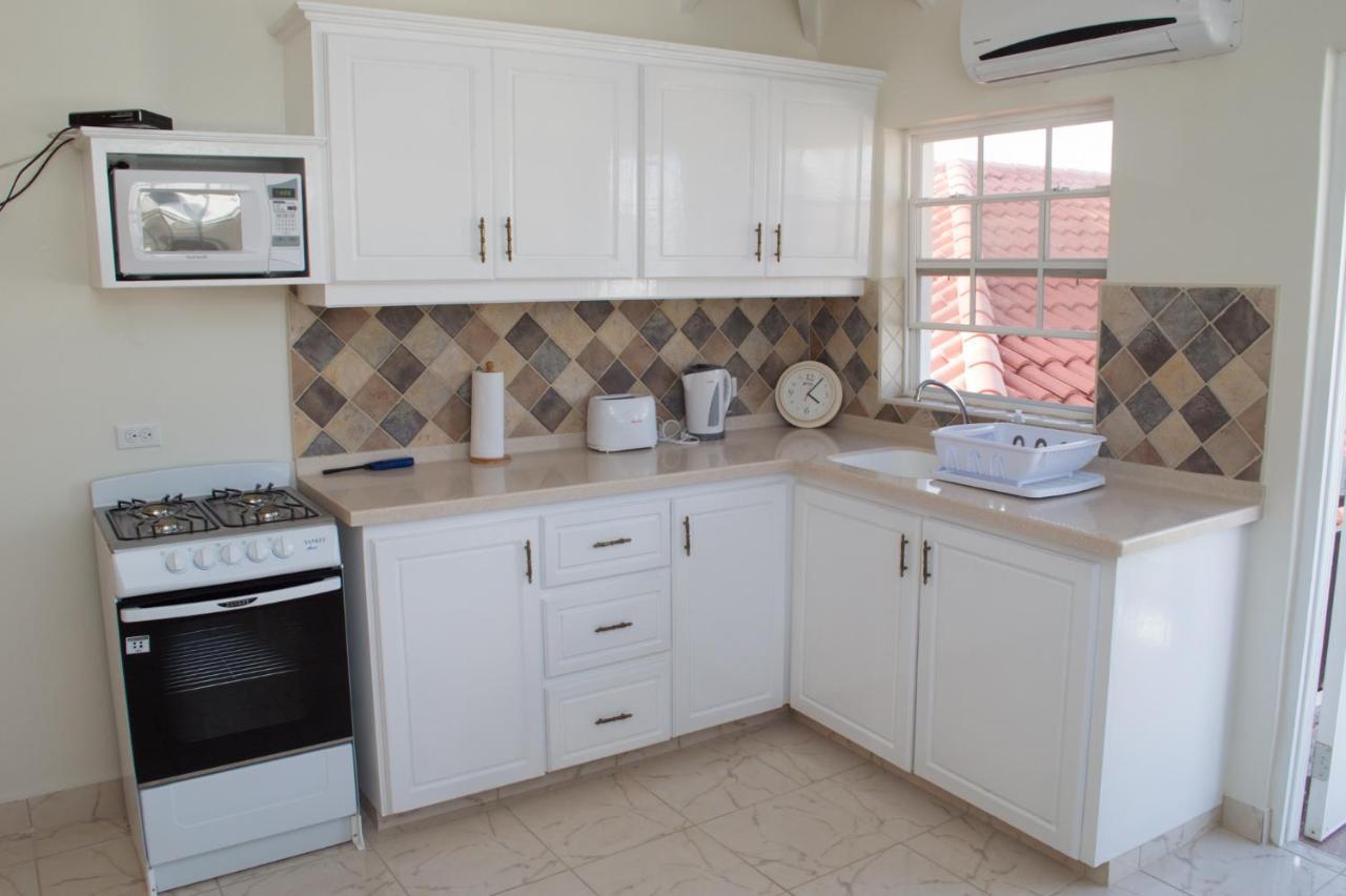 Apartment Plover Court *