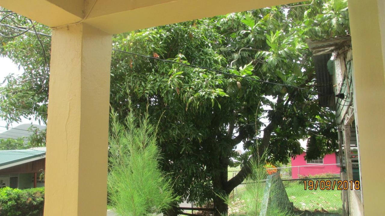 Tropical Breeze Vacation And Guest house 2*