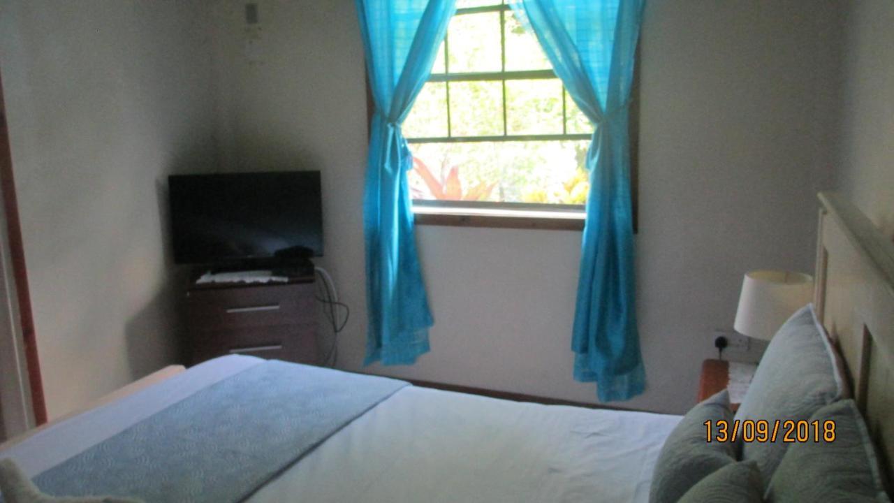 Tropical Breeze Vacation And Guest house