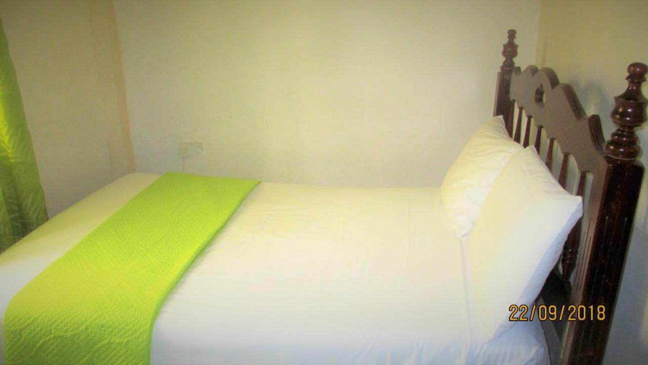 Tropical Breeze Vacation And Guest house