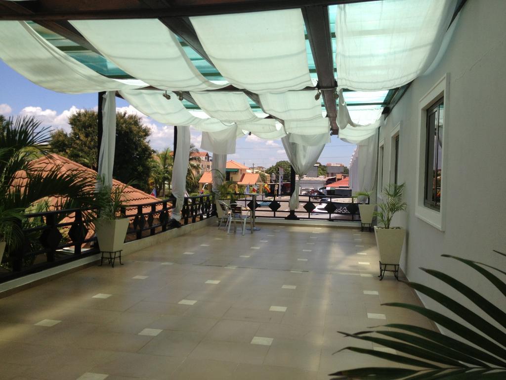 Century Plaza 3*