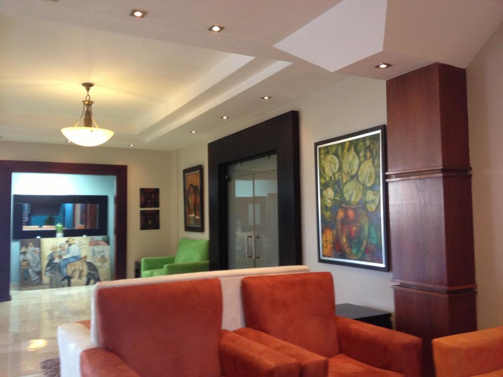 Hotel Century Plaza 3*