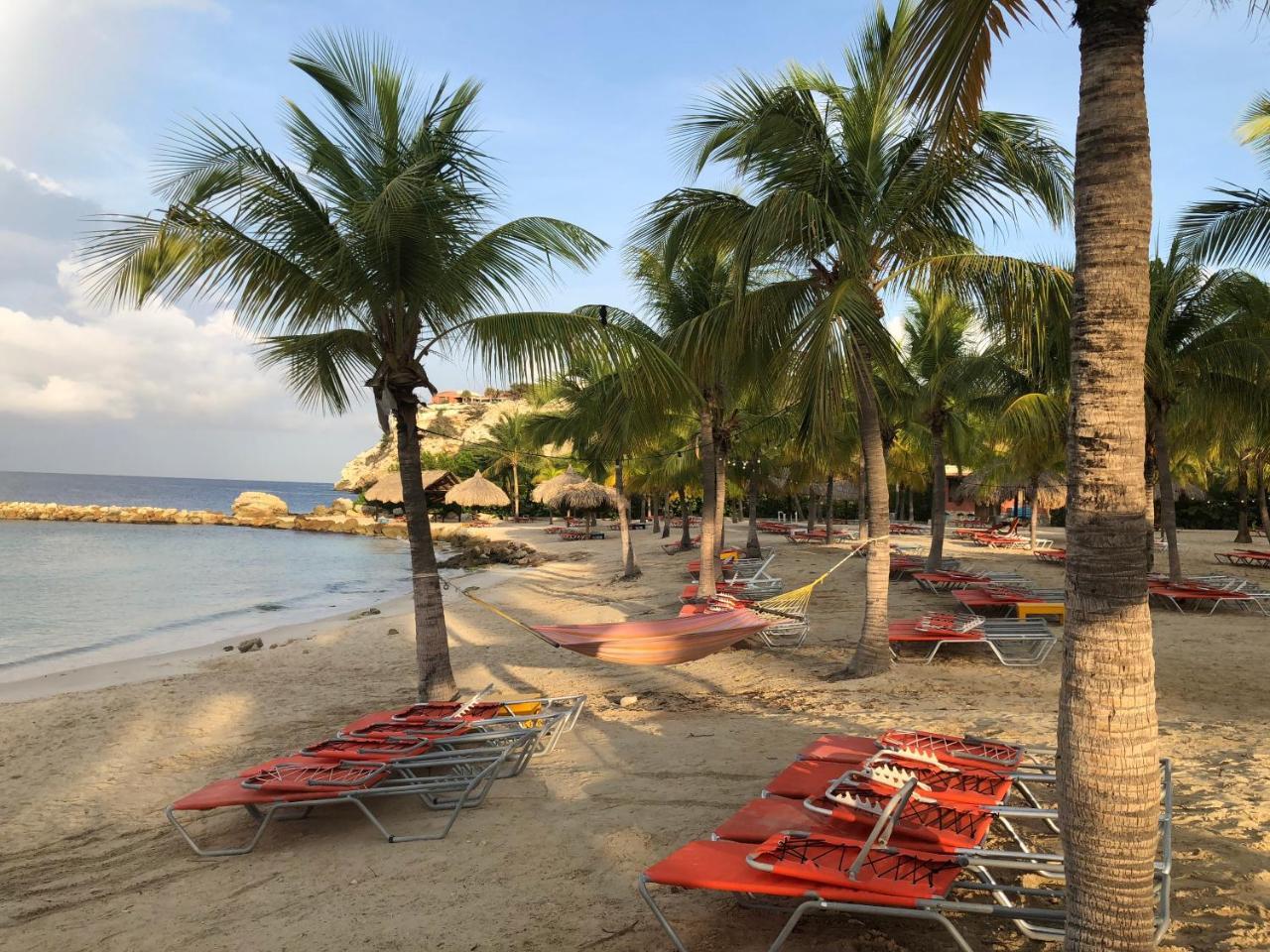 25 3-min Beach-pool-golf