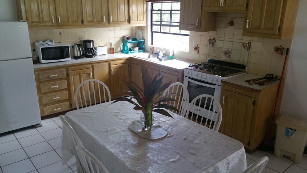 Hotel Tropical Breeze And Furnished 2*