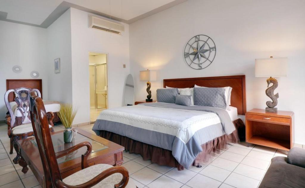 Hotel Armas 2*