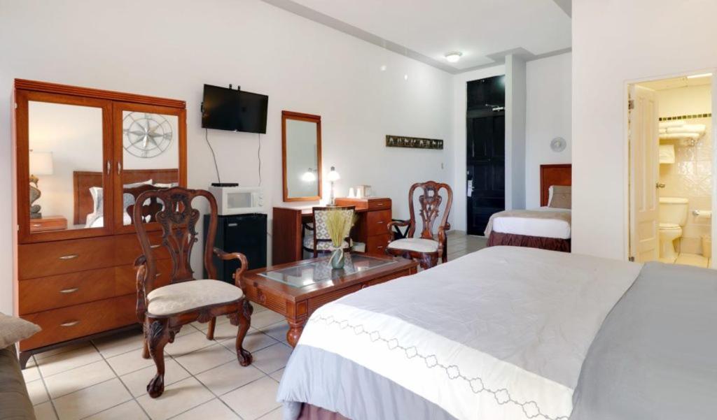 Hotel Armas 2*