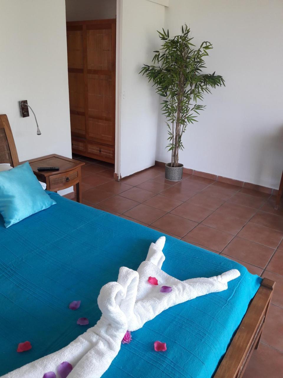Des Chateaux Hotel