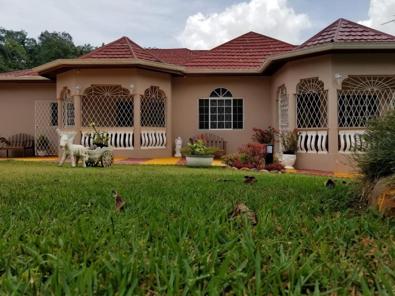 Villa Cliffe Ranch Mandeville