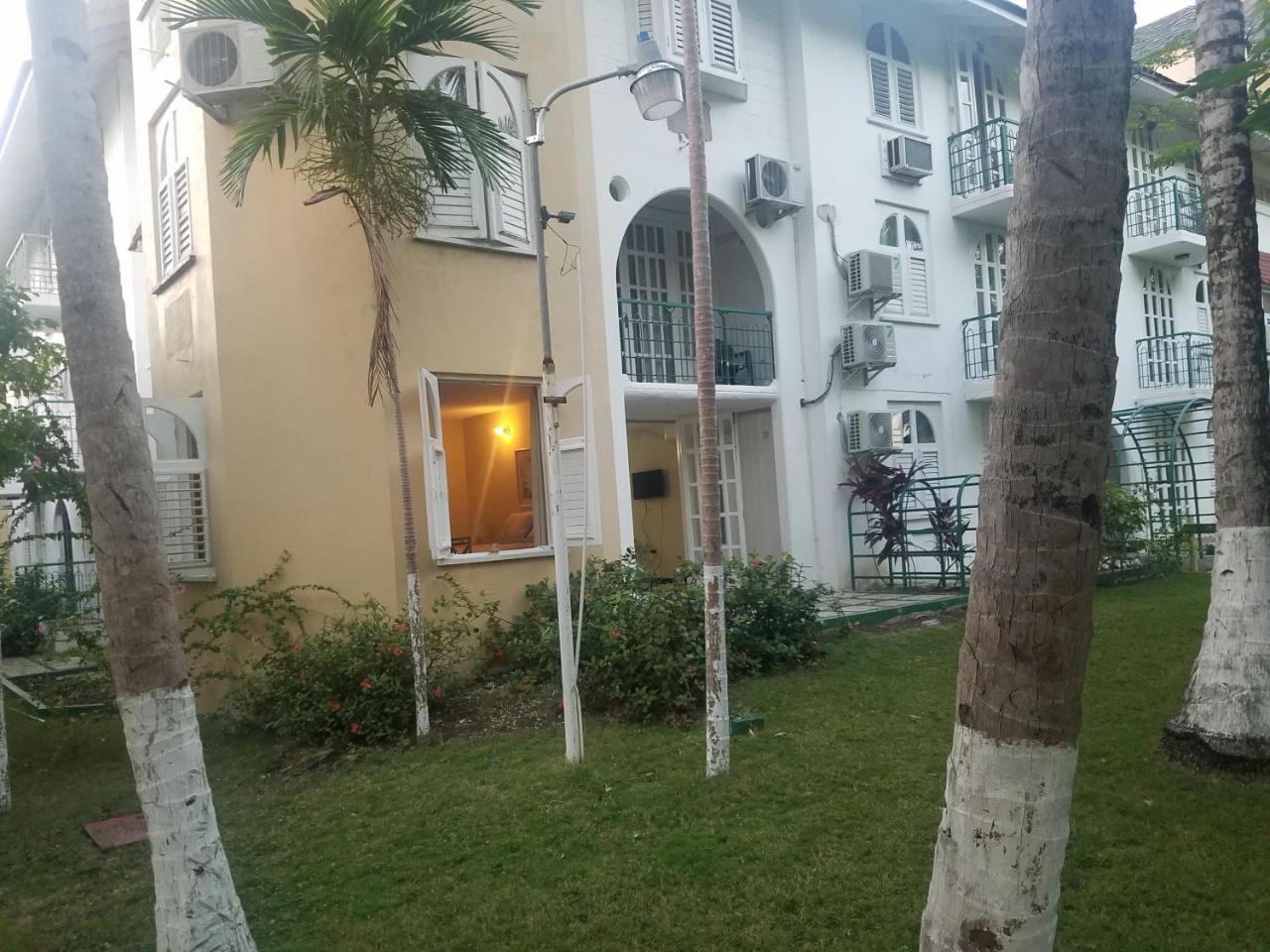 Rosi Ocean Hotel 3*