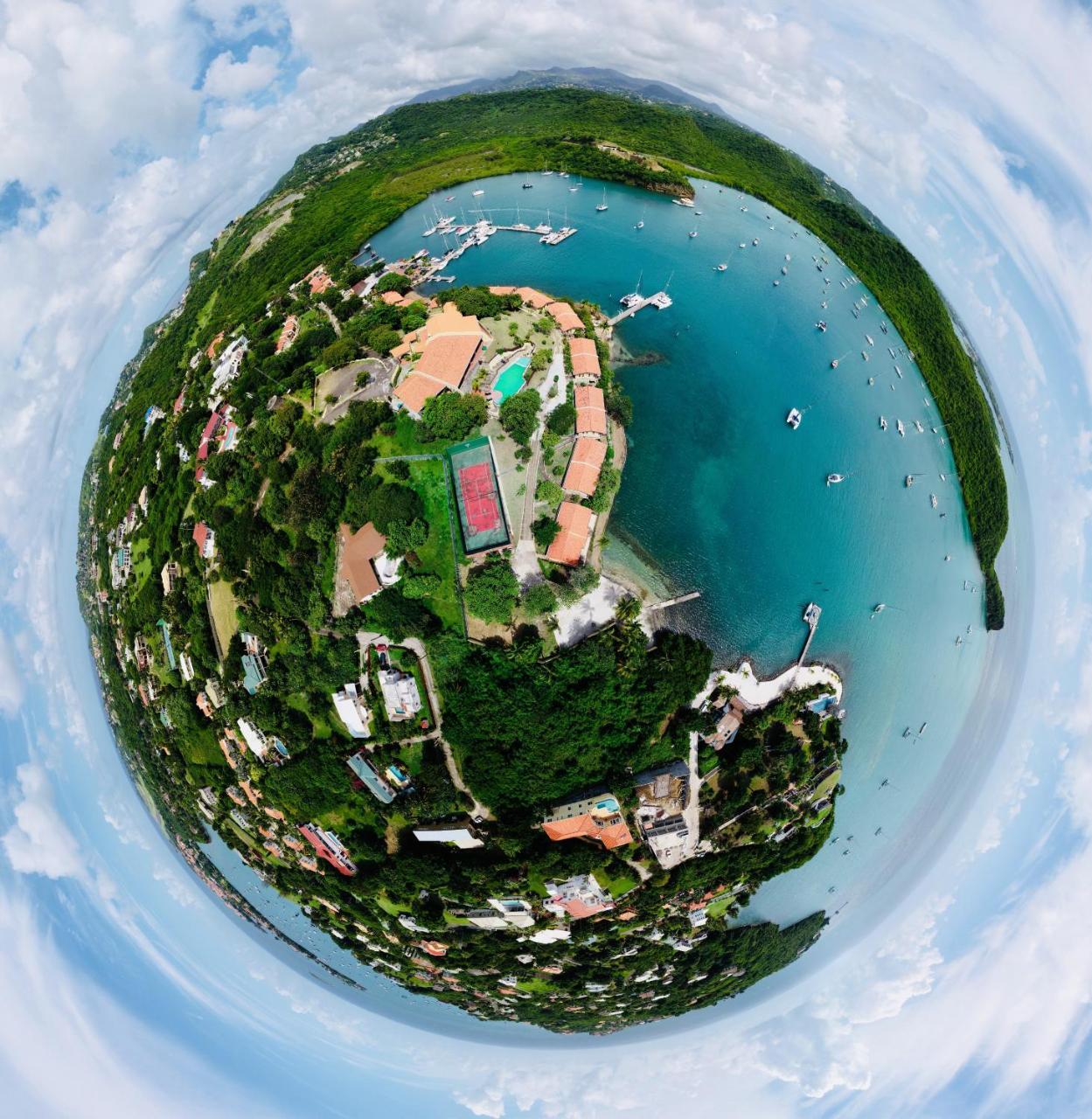 Secret Harbour Boutique And Marina