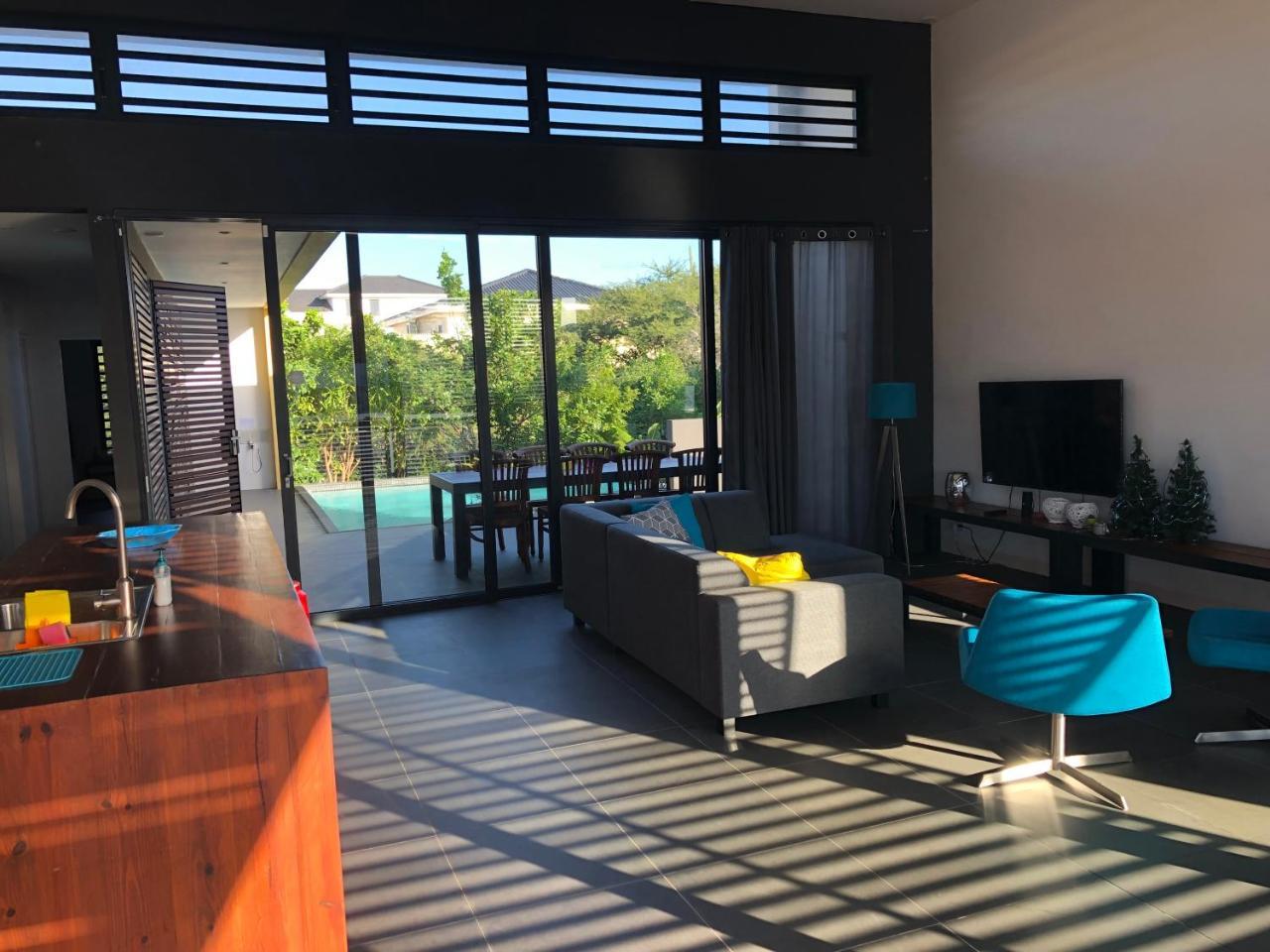 Contour Villa *