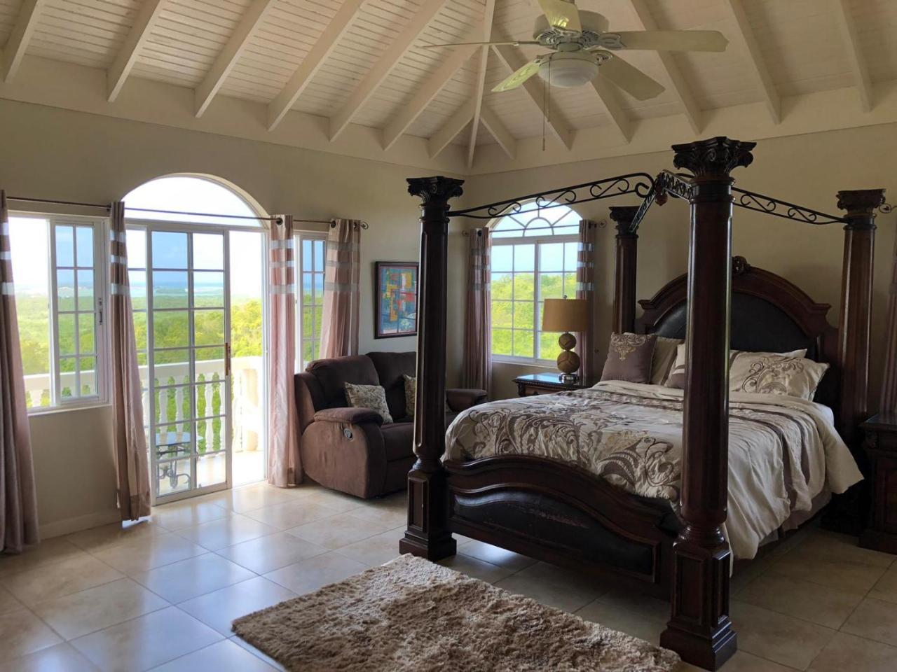 Retreat Guest house 4*