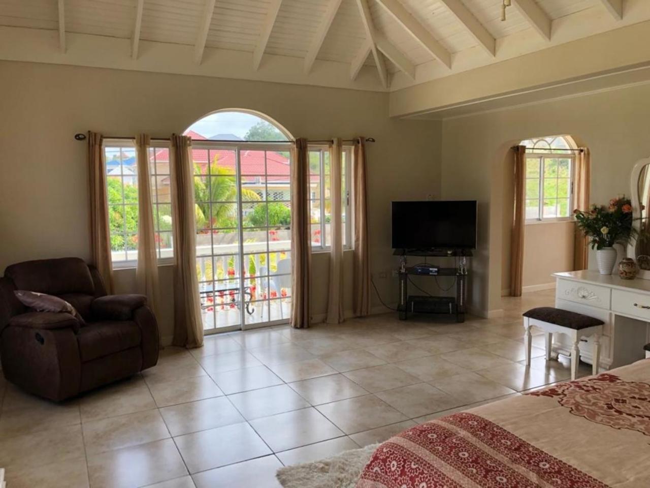 Retreat Guest house 4*